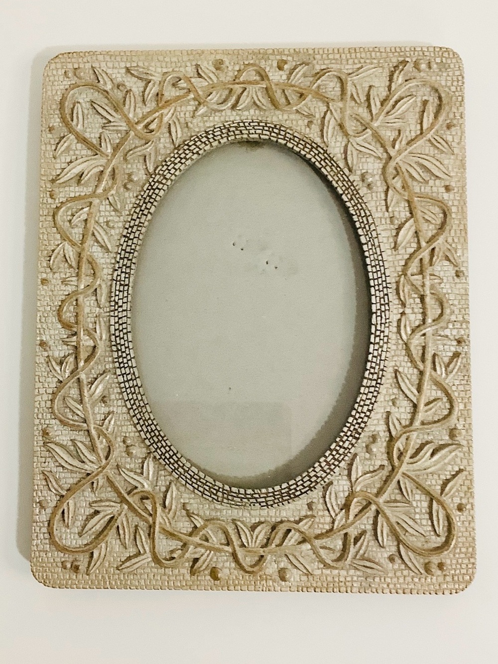 BOWRING, Vintage Ornate Cream Acrylic Photo Frame